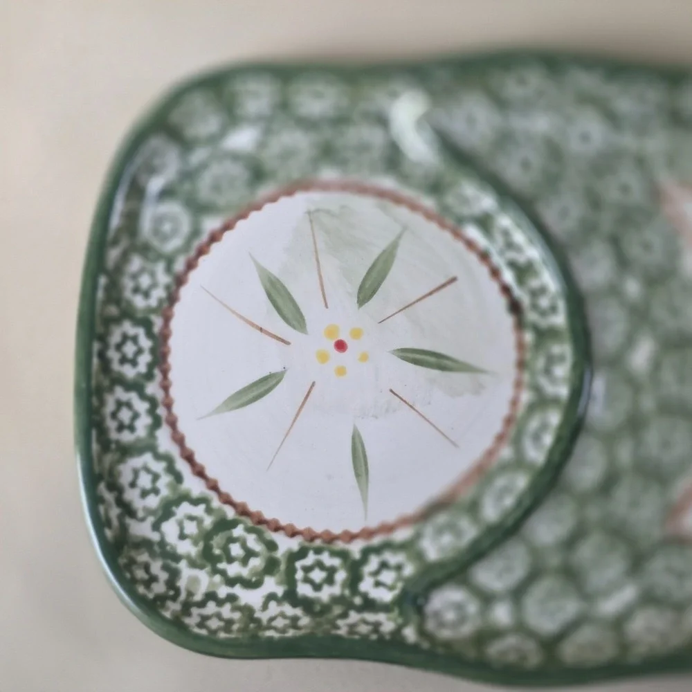 Temp-tations By Tara Old World Green Snack Plates Set 2 Chip Dip Serving Tr